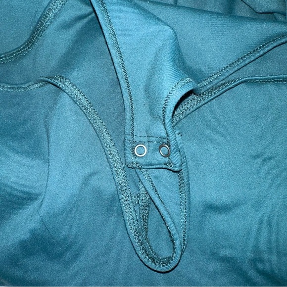 Abercrombie & Fitch green soft A&F collection long sleeve bodysuit size XS - Picture 3 of 4